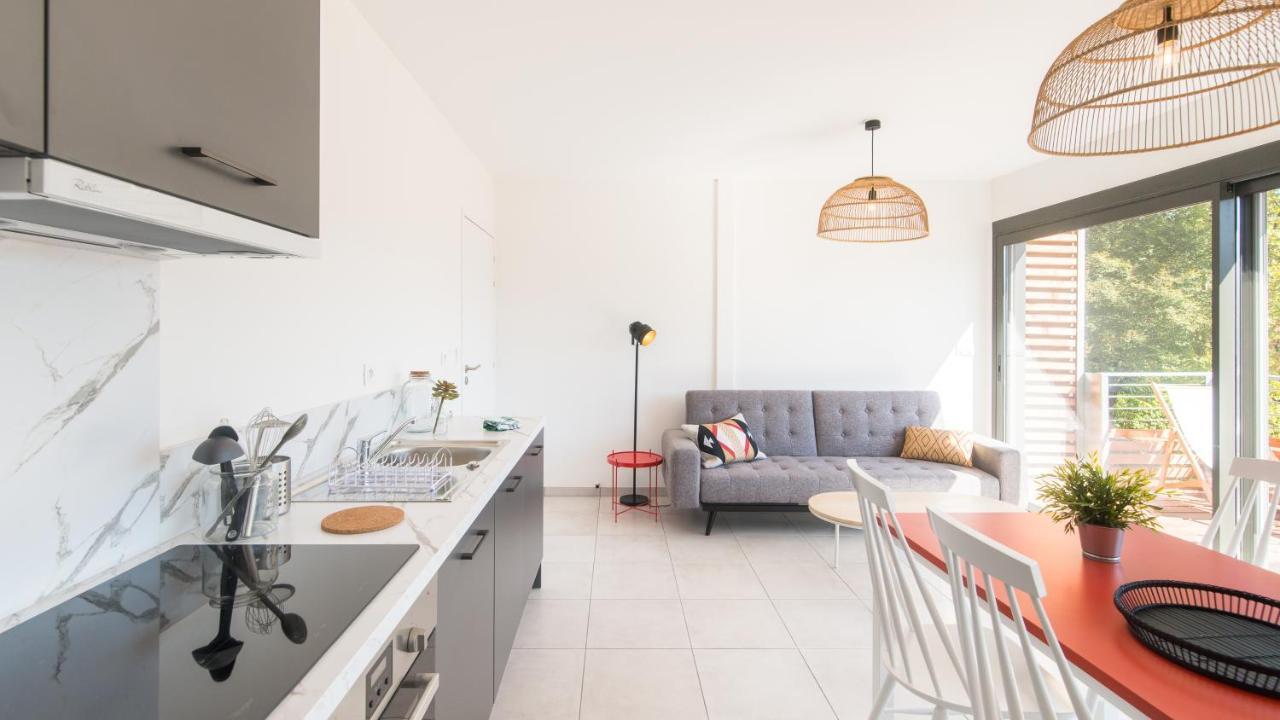 "Le Soleil Levant" Avec Balcon Et Parking Prive, 2 Adultes Et 1 Enfant Sarlat-la-Canéda Exterior foto